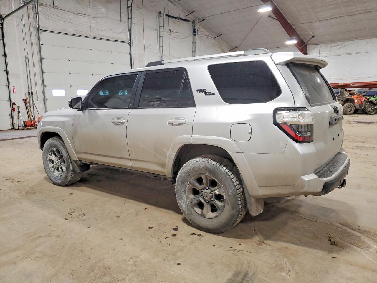 2022 TOYOTA 4RUNNER TRD OFF-ROAD PREMIUM photo 3