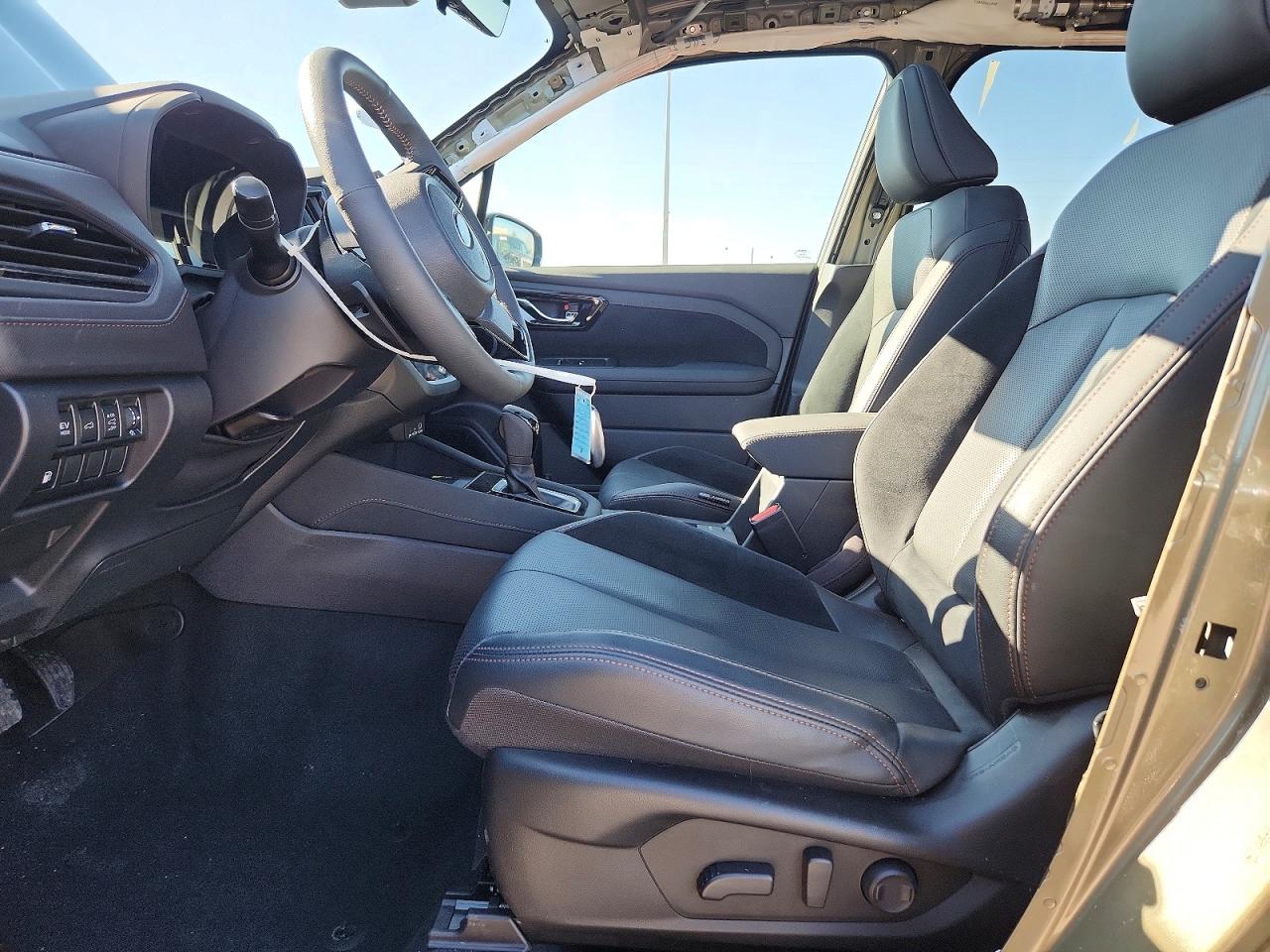 2025 SUBARU FORESTER TOURING photo 7