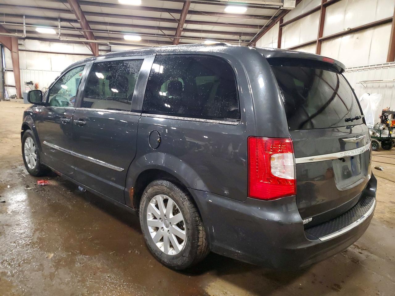 2012 CHRYSLER TOWN & COUNTRY TOURING photo 2