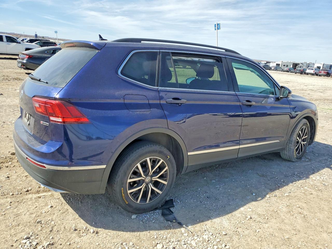 2021 VOLKSWAGEN TIGUAN SE photo 5