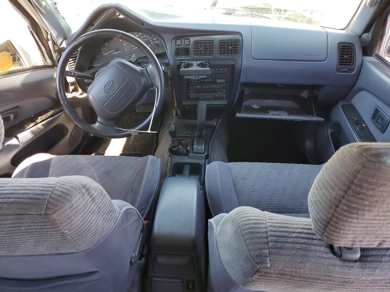 1996 TOYOTA 4RUNNER SR5 photo 15
