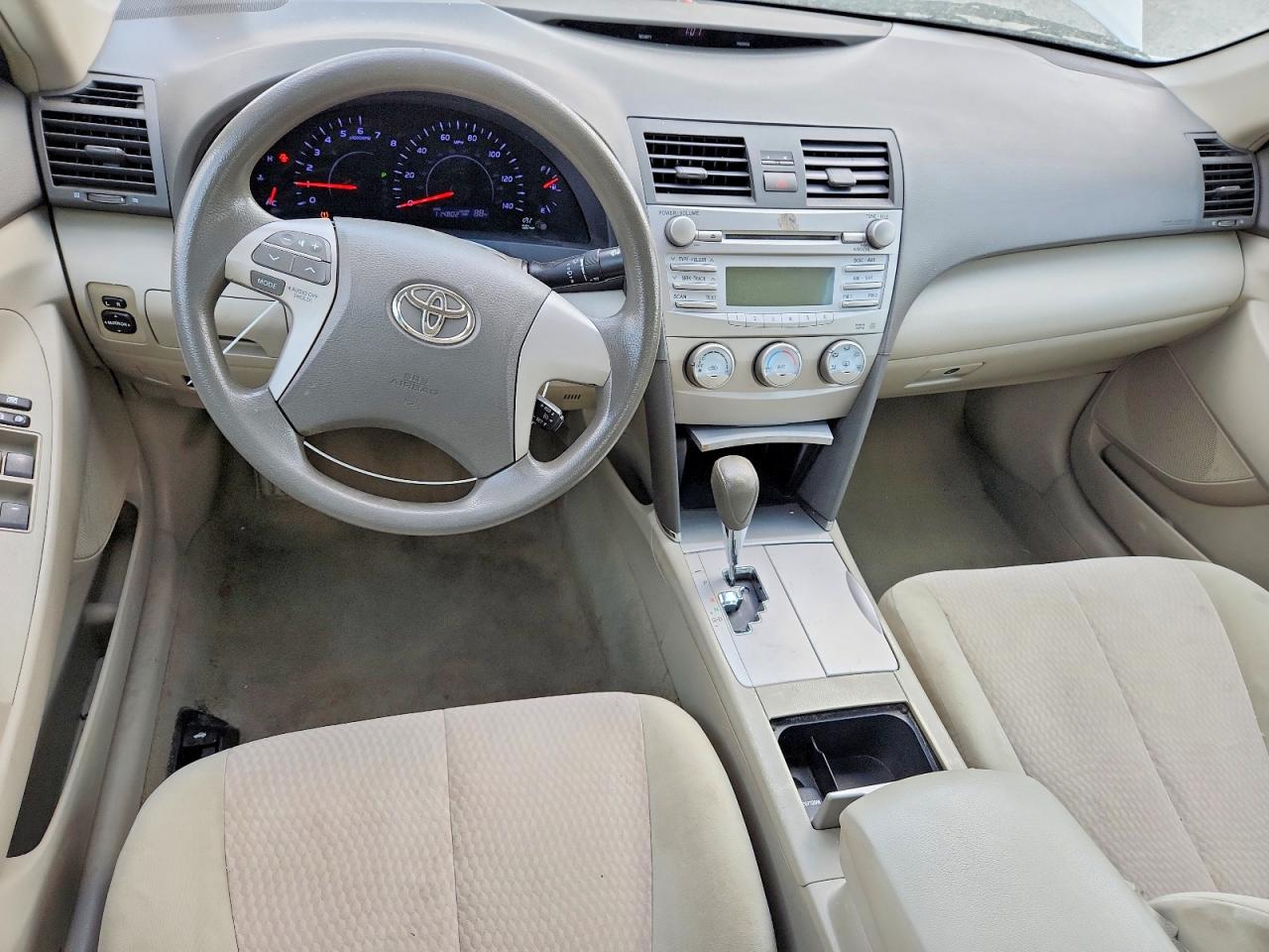 2011 TOYOTA CAMRY photo 8