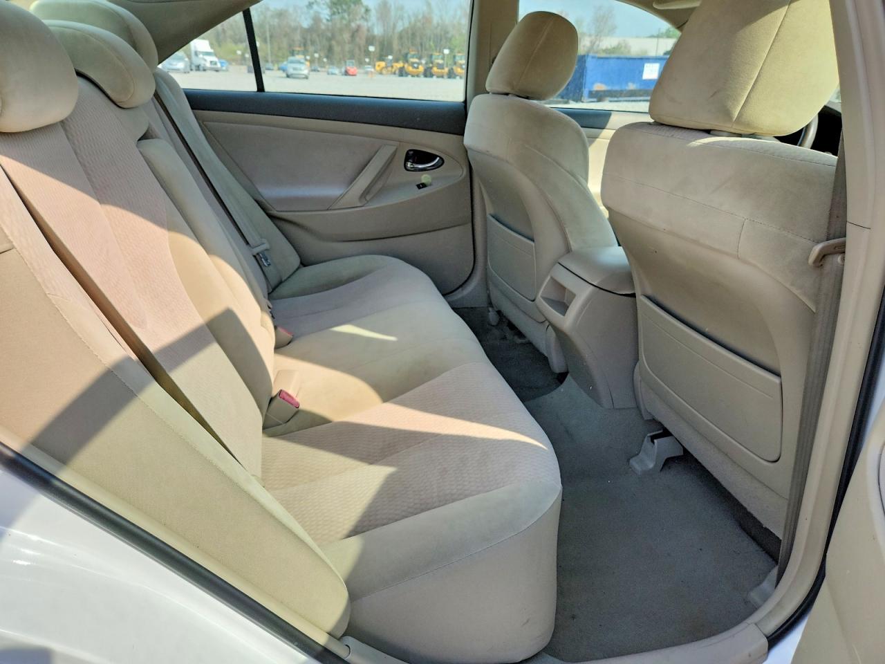 2011 TOYOTA CAMRY photo 10