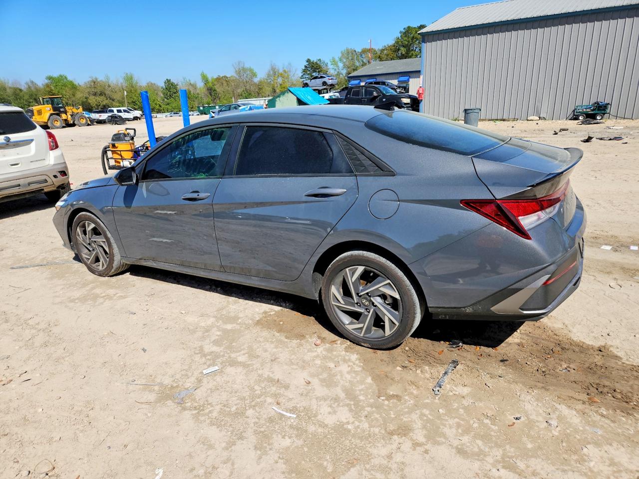 2025 HYUNDAI ELANTRA SEL SPORT photo 3