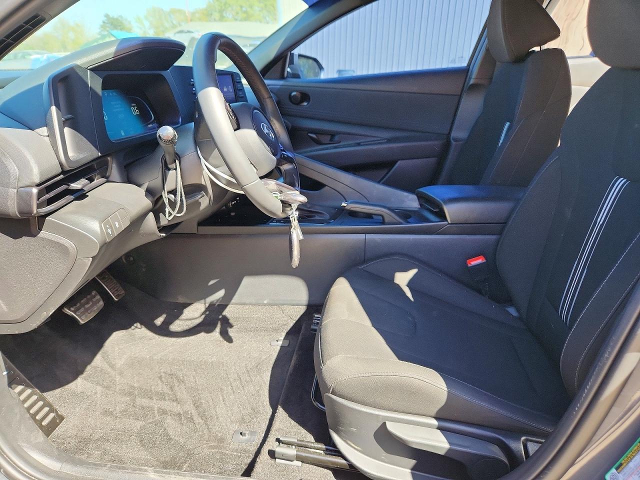 2025 HYUNDAI ELANTRA SEL SPORT photo 13