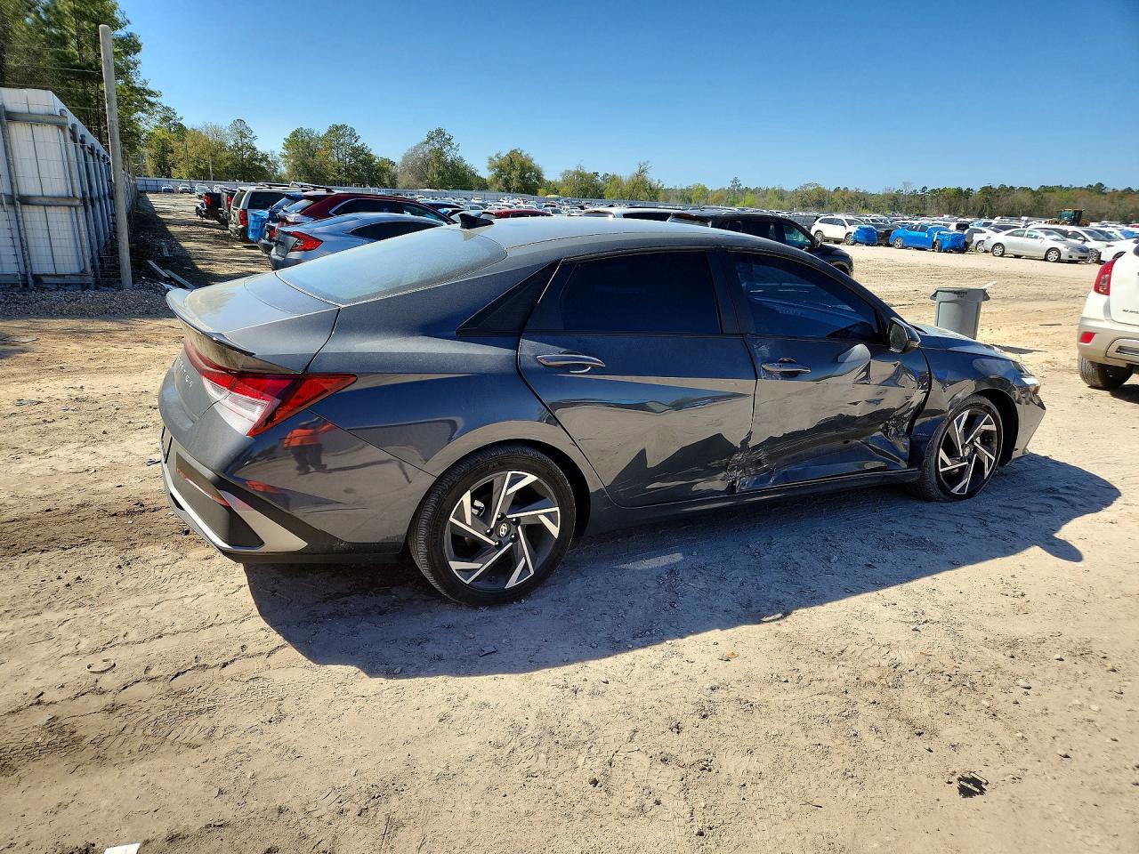2025 HYUNDAI ELANTRA SEL SPORT photo 5