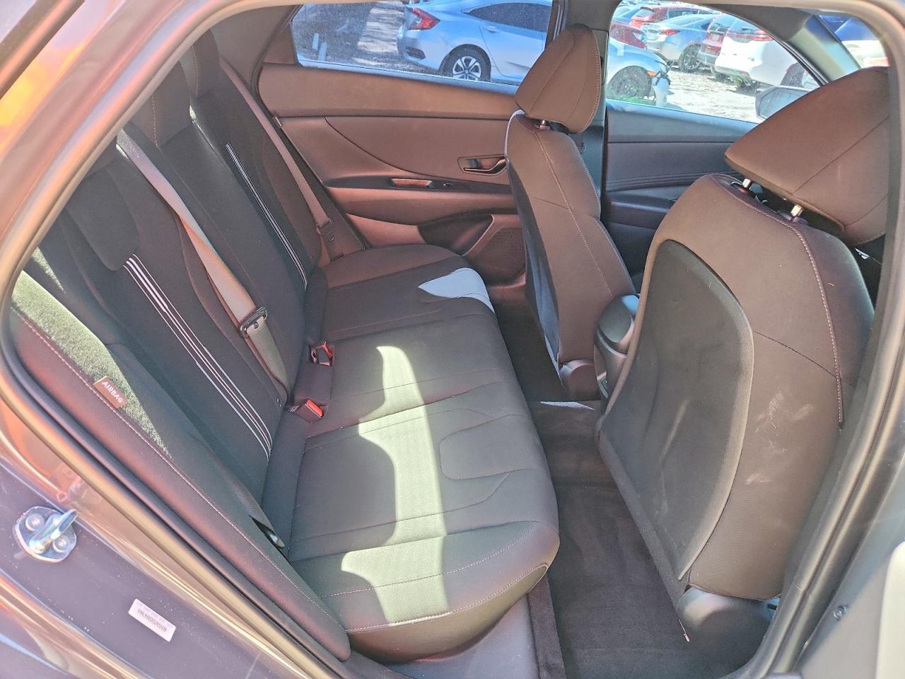 2025 HYUNDAI ELANTRA SEL SPORT photo 19
