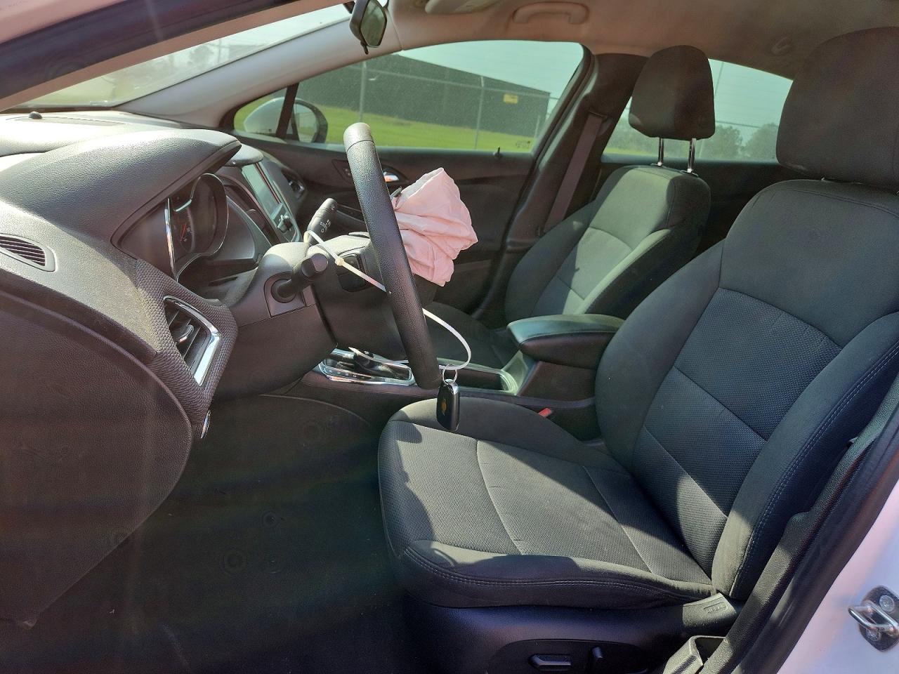 2017 CHEVROLET CRUZE LT photo 13