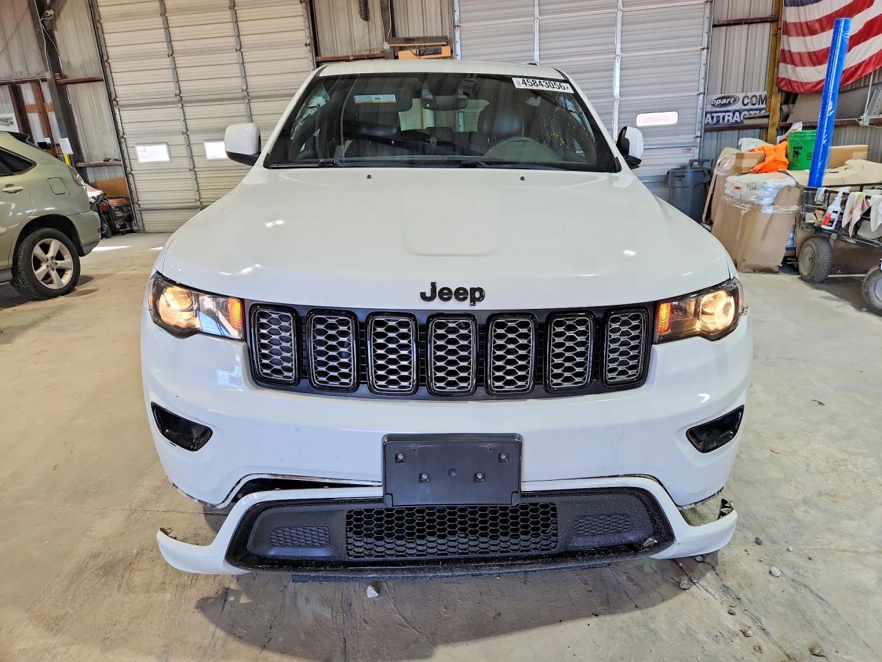 2018 JEEP GRAND CHEROKEE LAREDO photo 5