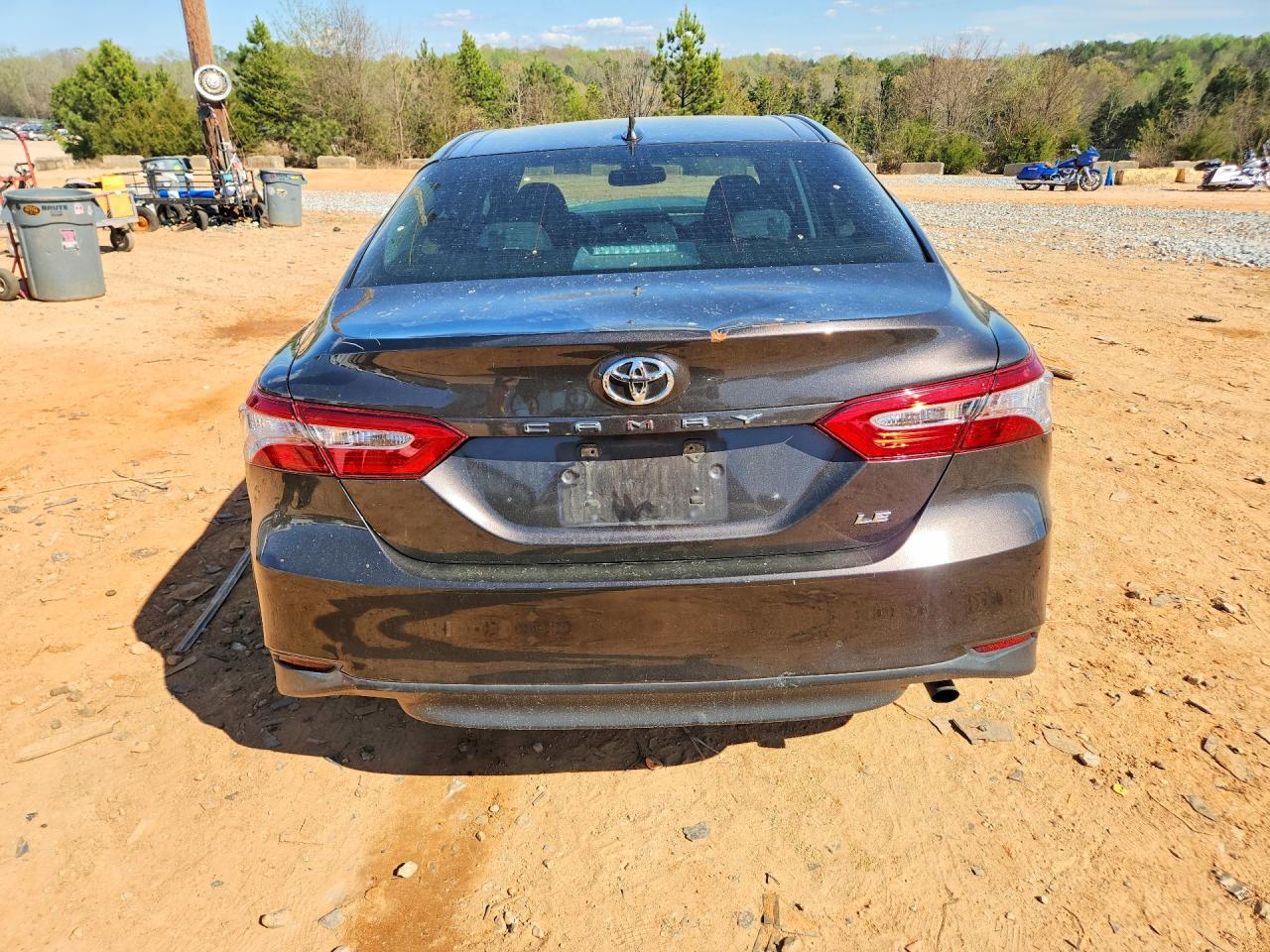 2019 TOYOTA CAMRY LE photo 6