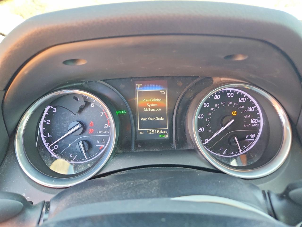 2019 TOYOTA CAMRY LE photo 9