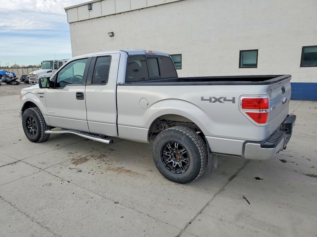 2014 FORD F150 SUPER CAB photo 2