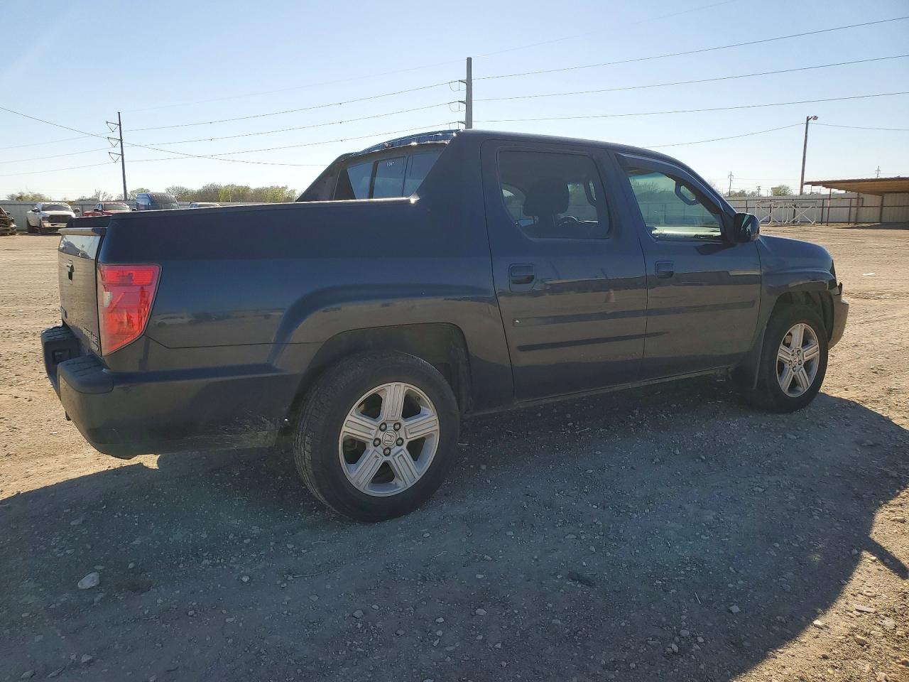 2011 HONDA RIDGELINE RTL photo 3