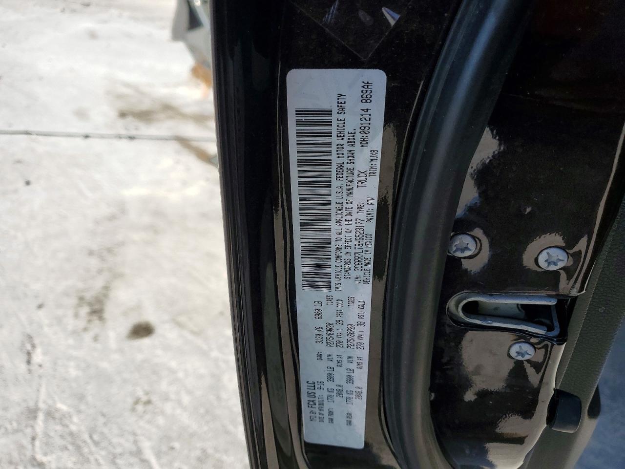 2017 RAM 1500 SLT photo 12