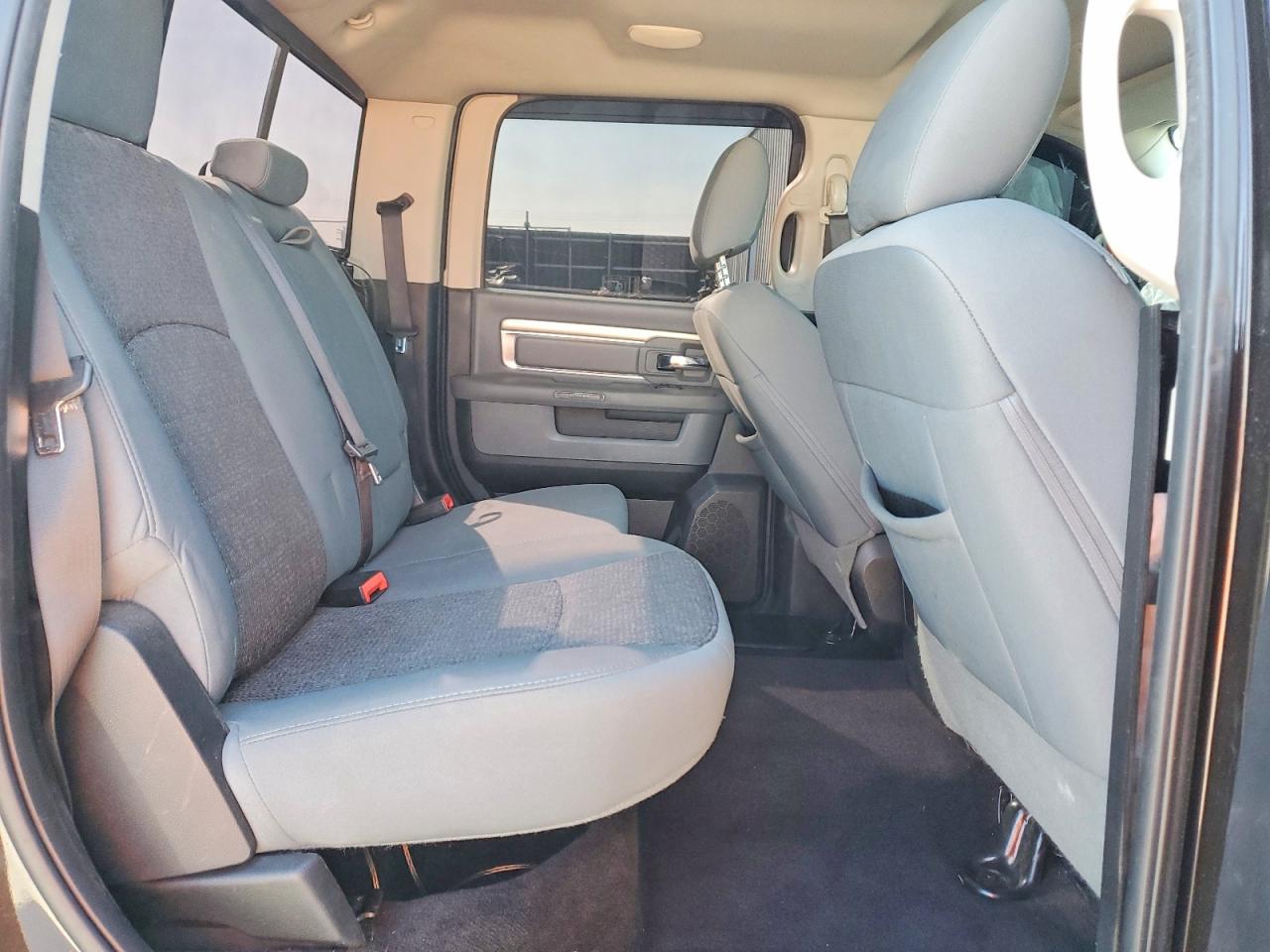 2017 RAM 1500 SLT photo 10