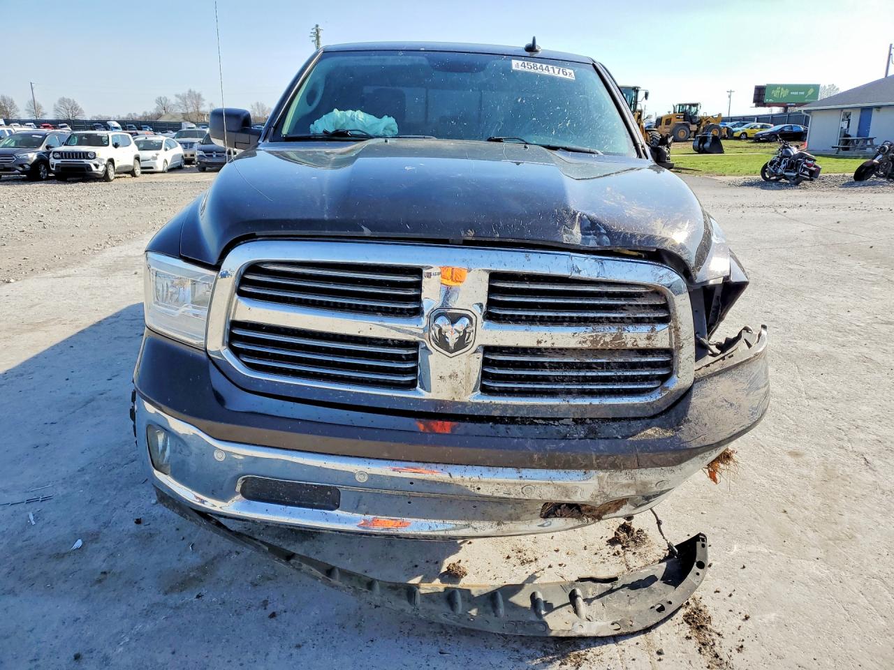 2017 RAM 1500 SLT photo 5