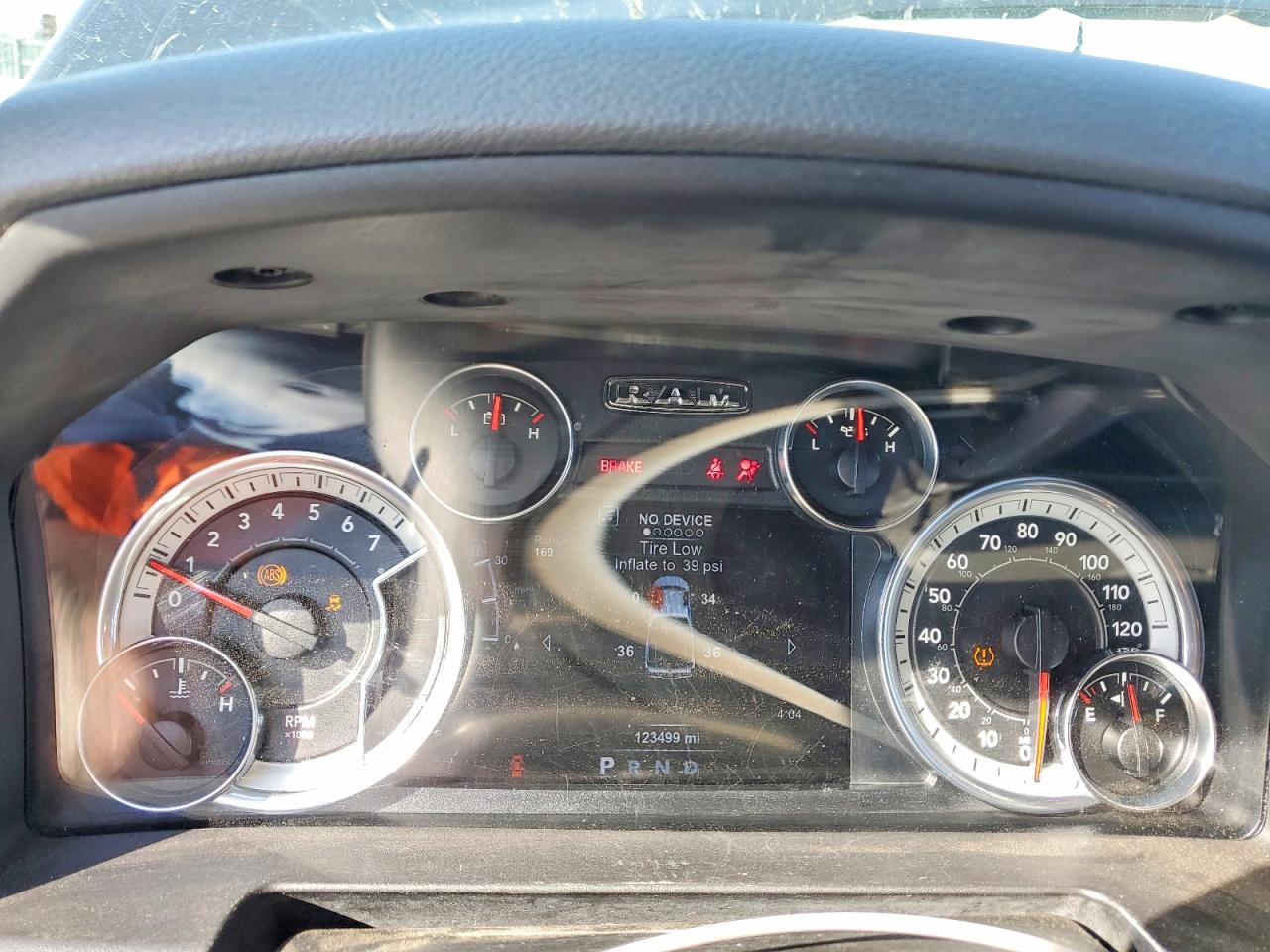 2017 RAM 1500 SLT photo 9