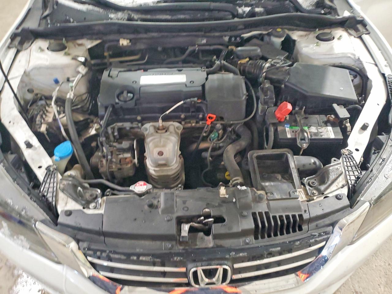 2015 HONDA ACCORD LX photo 11