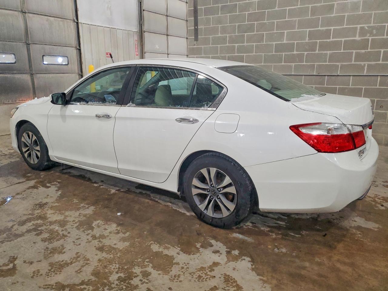 2015 HONDA ACCORD LX photo 2