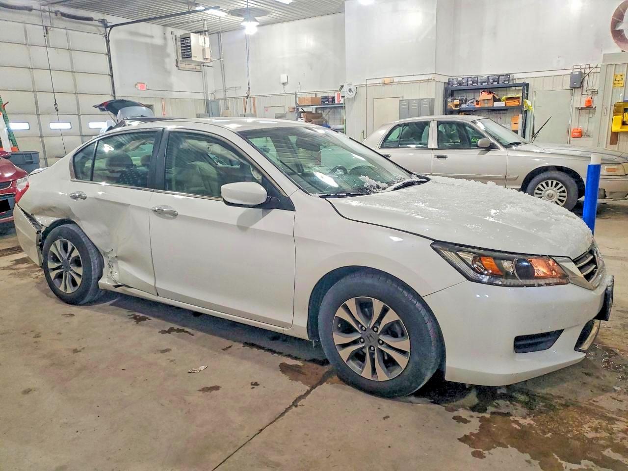2015 HONDA ACCORD LX photo 4