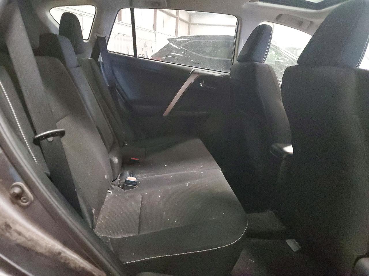 2018 TOYOTA RAV4 XLE photo 11