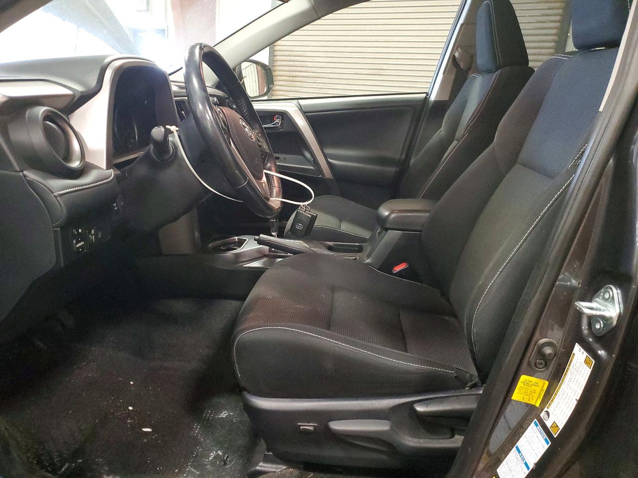 2018 TOYOTA RAV4 XLE photo 7