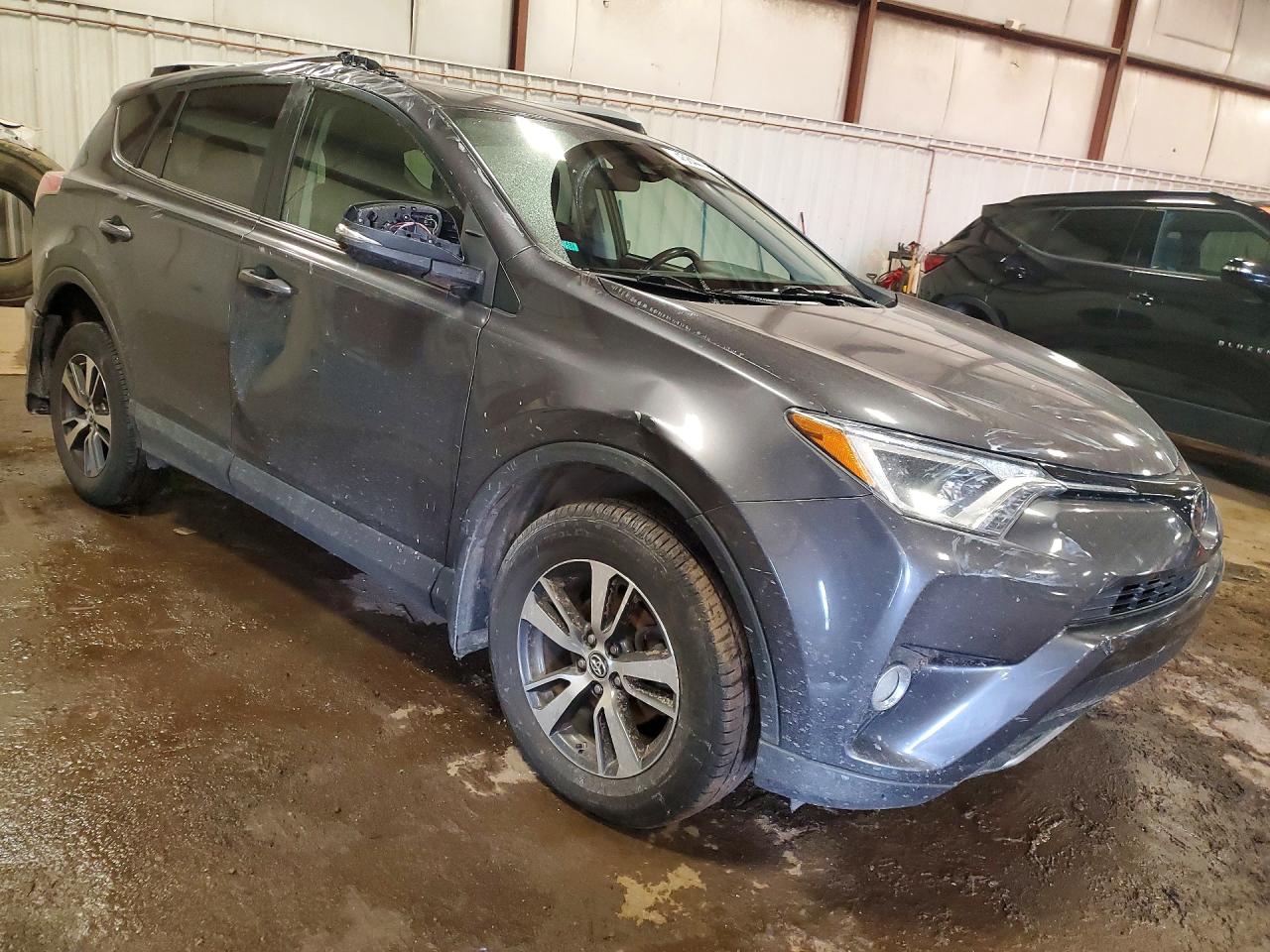 2018 TOYOTA RAV4 XLE photo 4