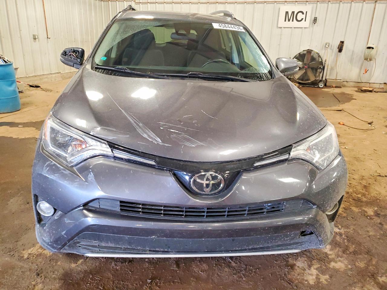 2018 TOYOTA RAV4 XLE photo 5