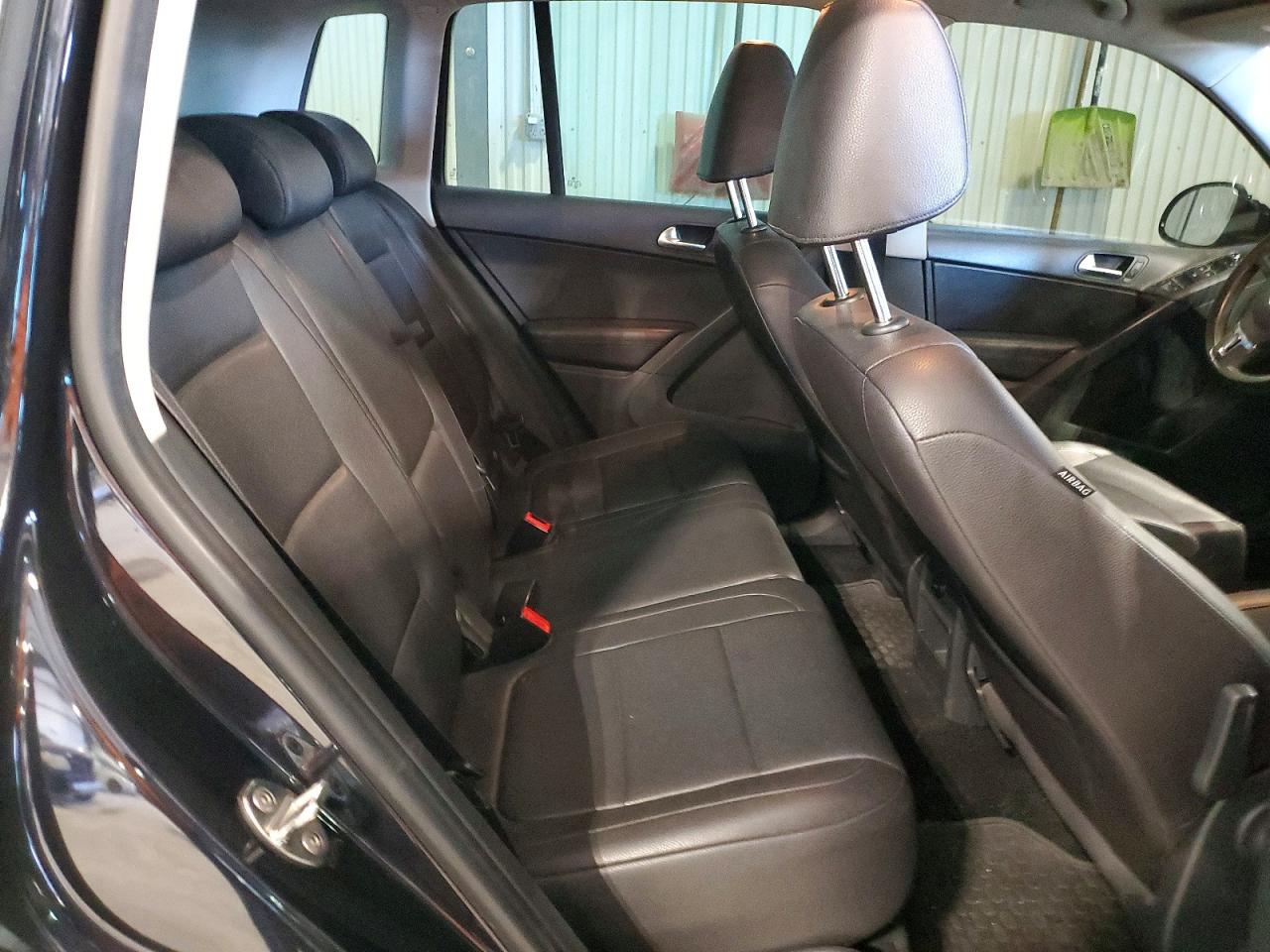 2011 VOLKSWAGEN TIGUAN S photo 11