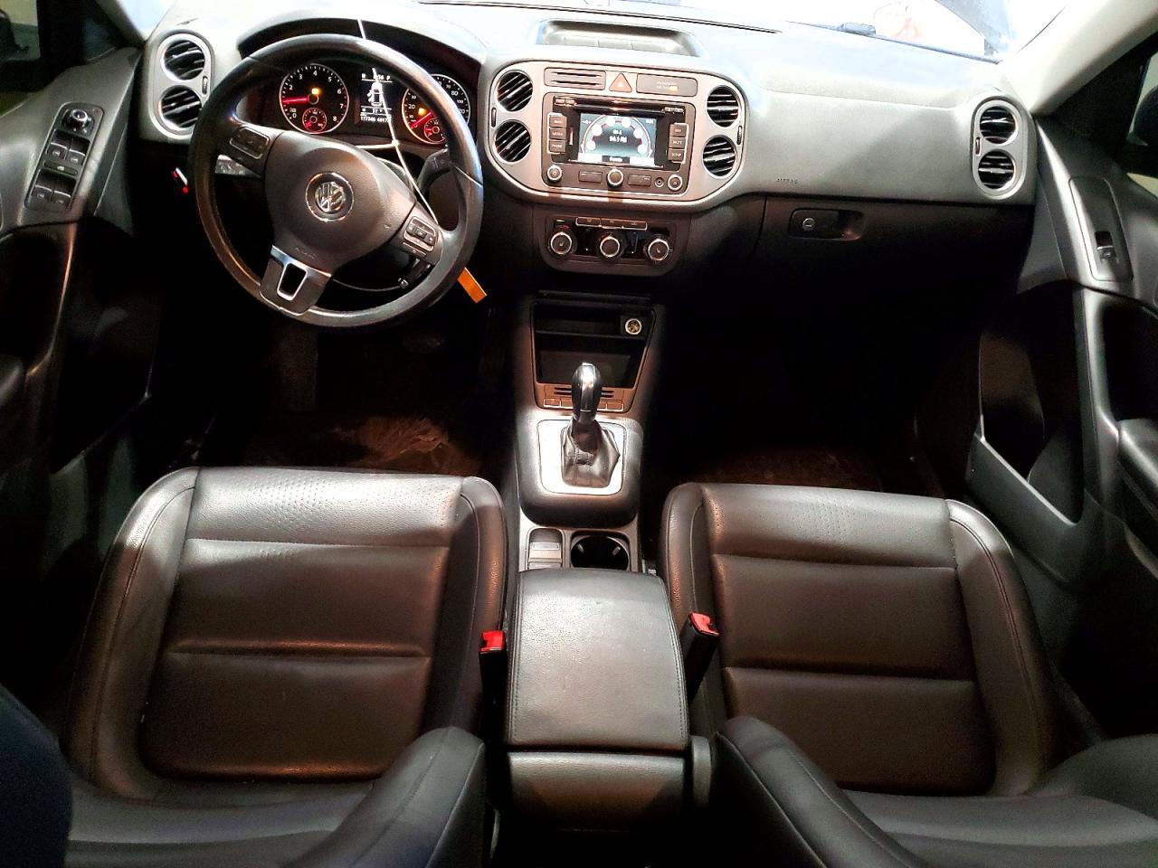 2011 VOLKSWAGEN TIGUAN S photo 8