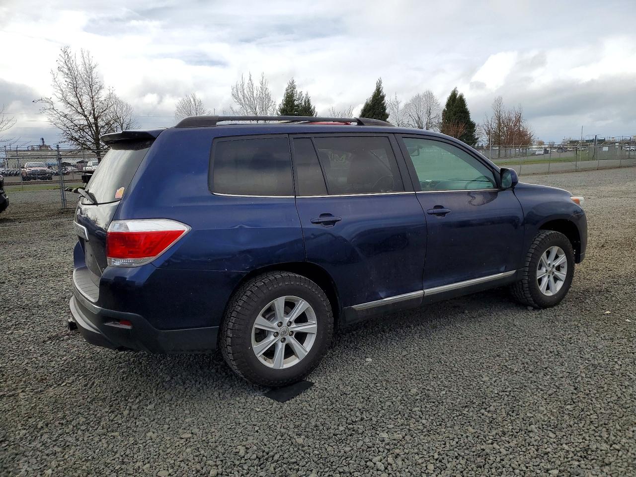 2013 TOYOTA HIGHLANDER SE photo 5