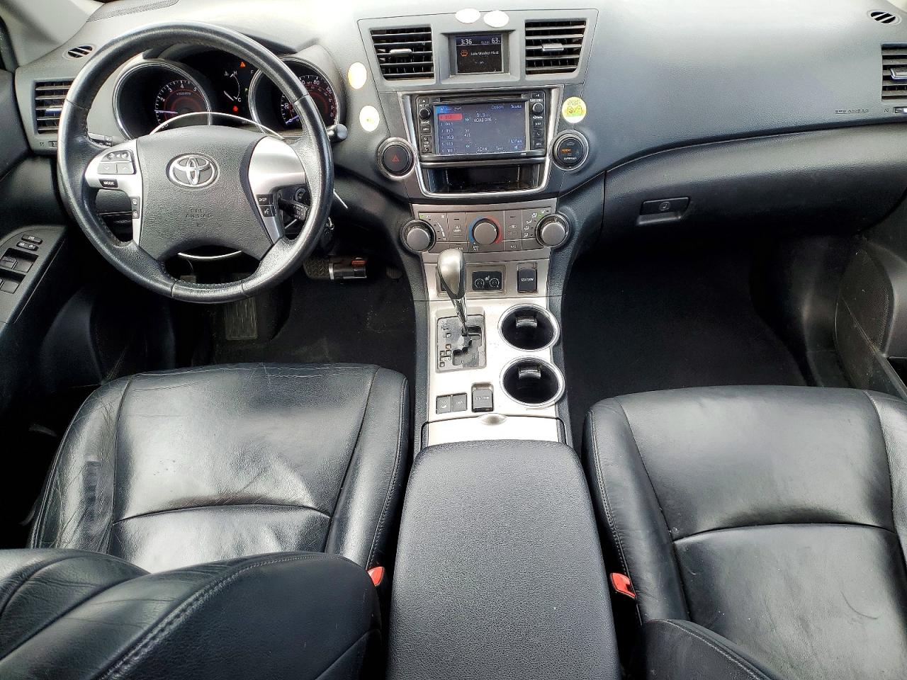 2013 TOYOTA HIGHLANDER SE photo 15