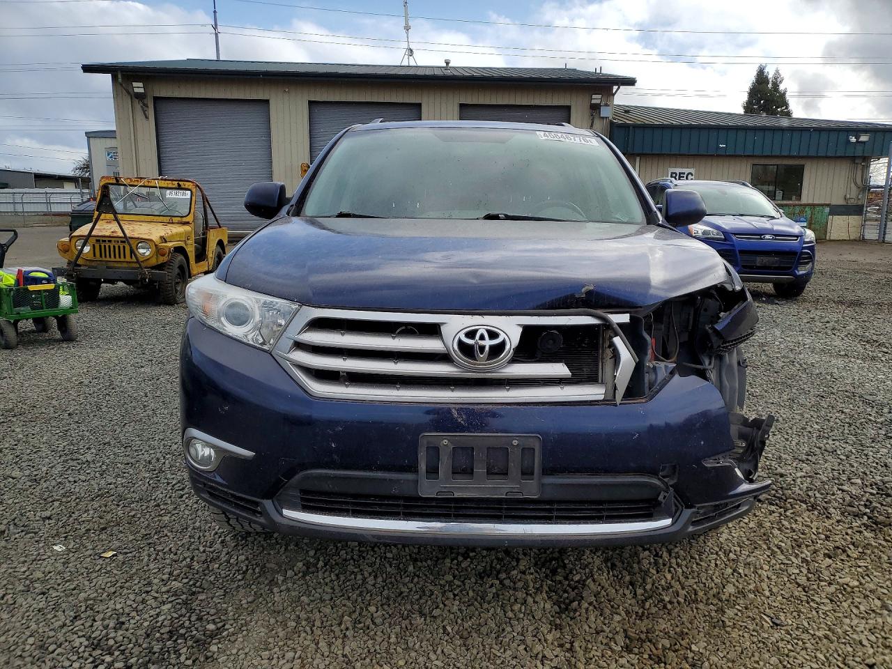 2013 TOYOTA HIGHLANDER SE photo 9