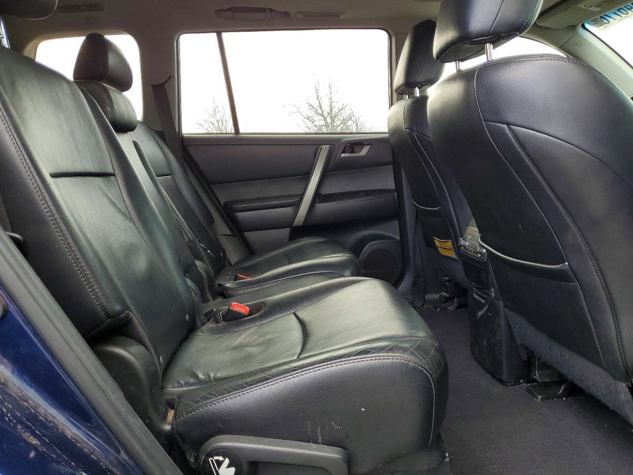 2013 TOYOTA HIGHLANDER SE photo 21