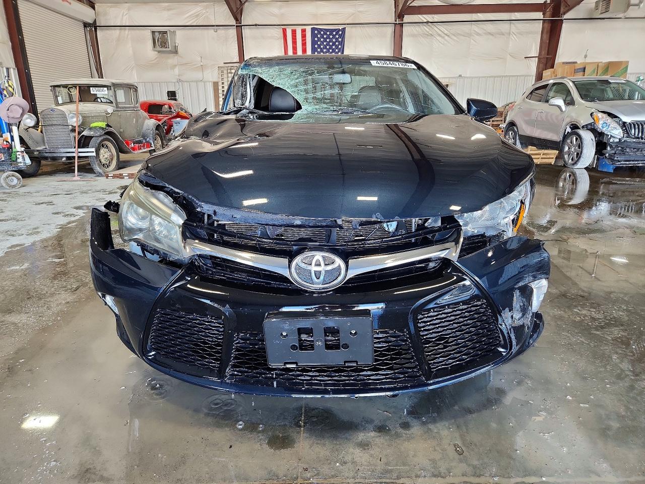 2017 TOYOTA CAMRY photo 9