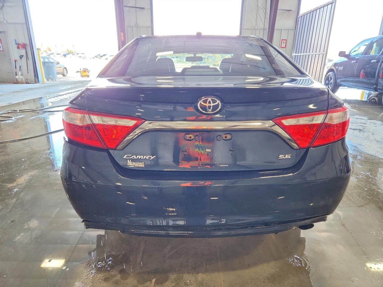 2017 TOYOTA CAMRY photo 11