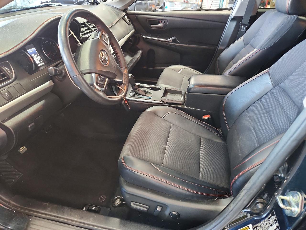 2017 TOYOTA CAMRY photo 13