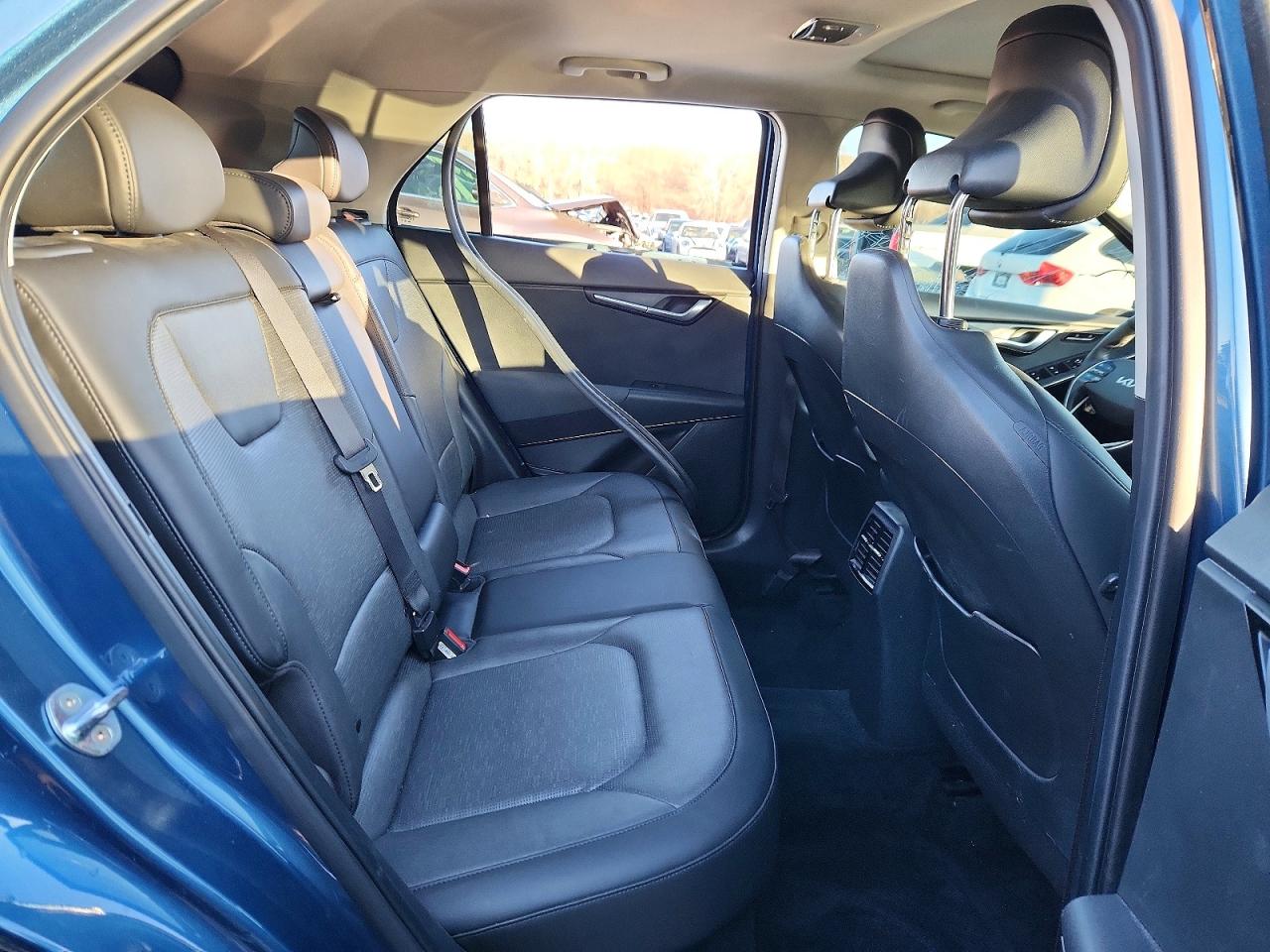 2023 KIA NIRO SX TOURING photo 21