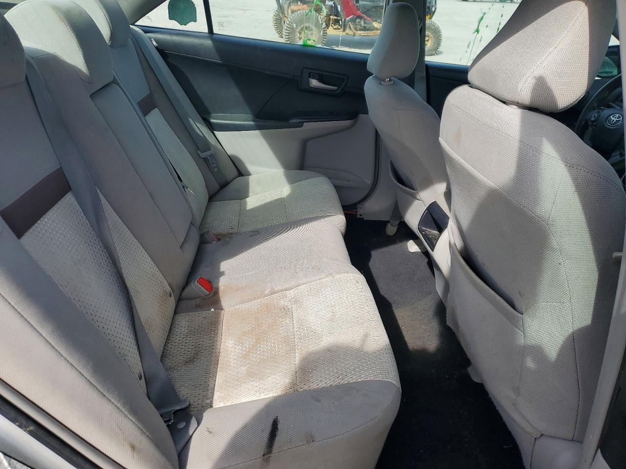 2012 TOYOTA CAMRY LE photo 19
