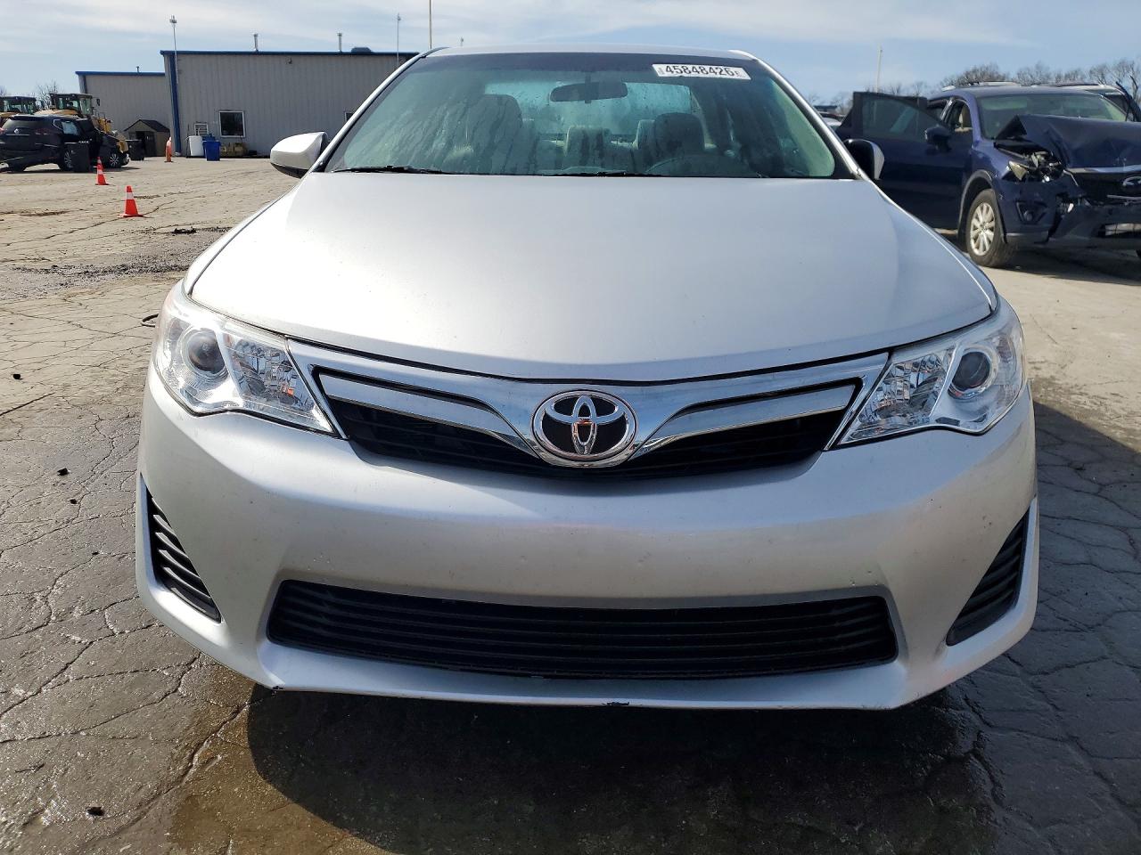 2012 TOYOTA CAMRY LE photo 9