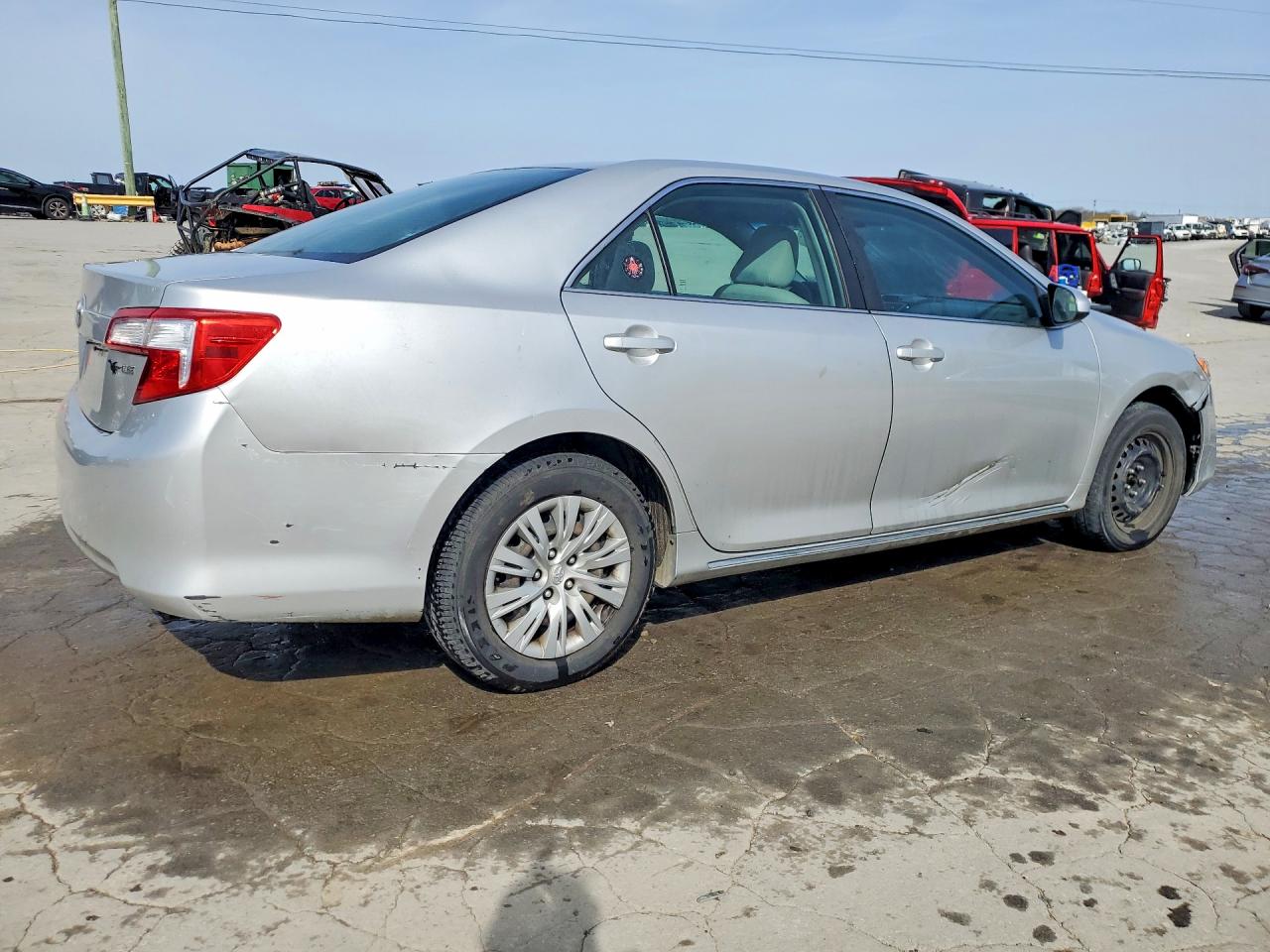 2012 TOYOTA CAMRY LE photo 5