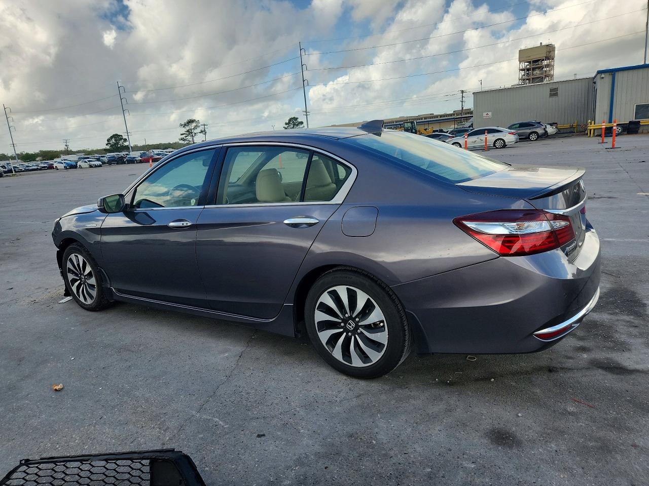 2017 HONDA ACCORD TOURING HYBRID photo 2