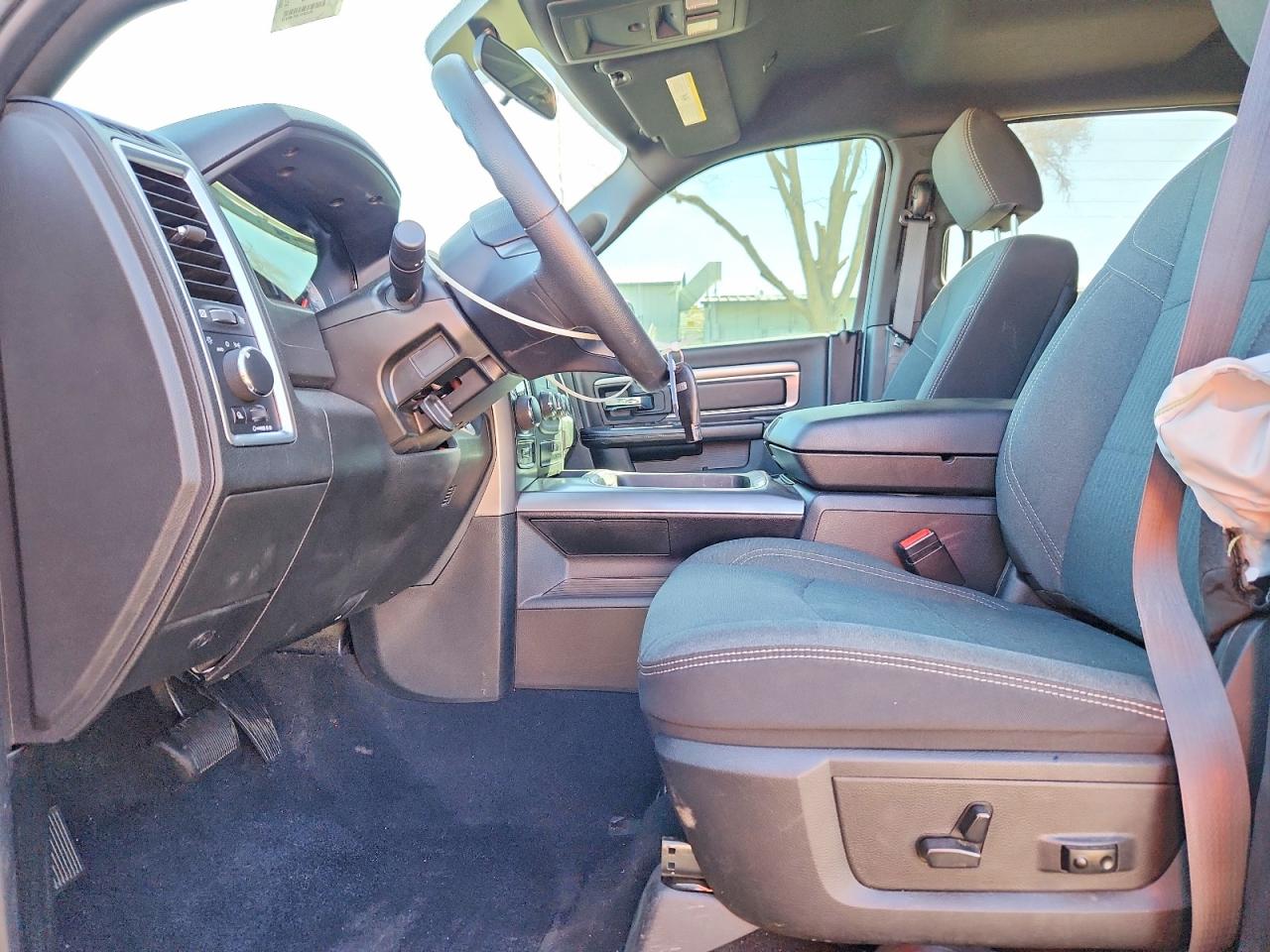 2023 RAM 1500 CLASSIC SLT photo 13