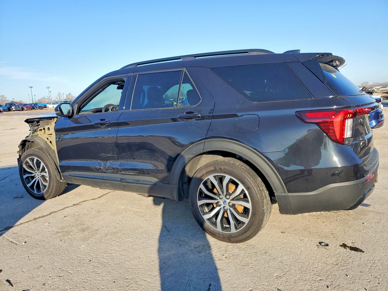 2025 FORD EXPLORER ST-LINE photo 2