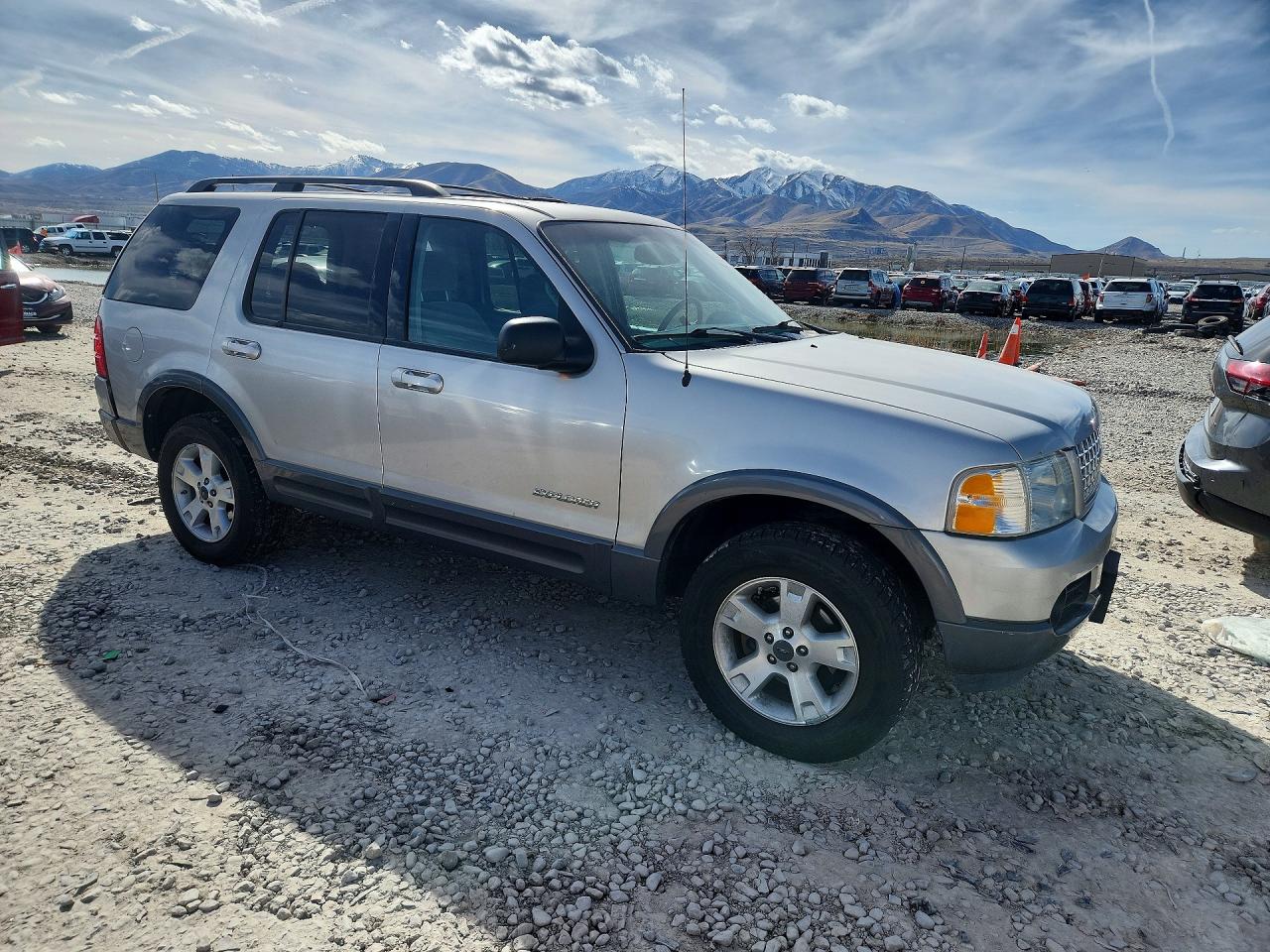 2004 FORD EXPLORER XLT photo 4