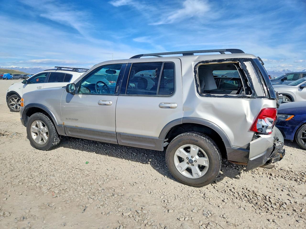 2004 FORD EXPLORER XLT photo 2