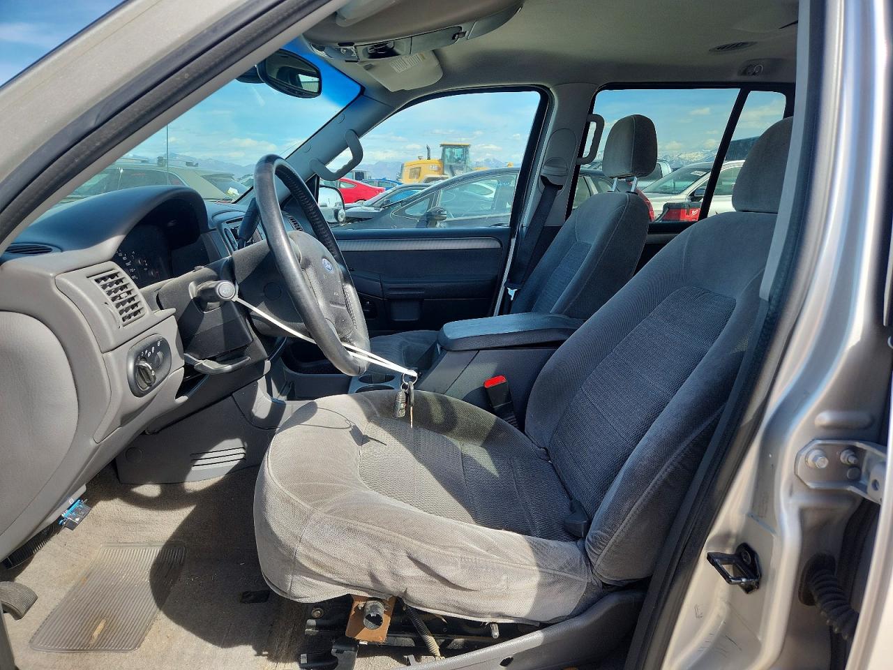 2004 FORD EXPLORER XLT photo 7