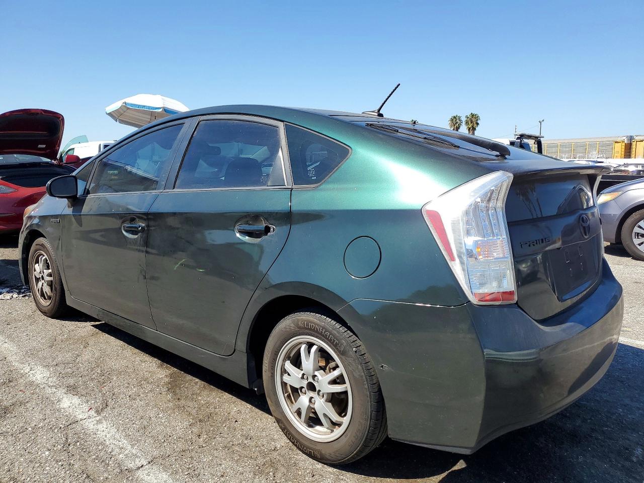 2010 TOYOTA PRIUS III photo 3