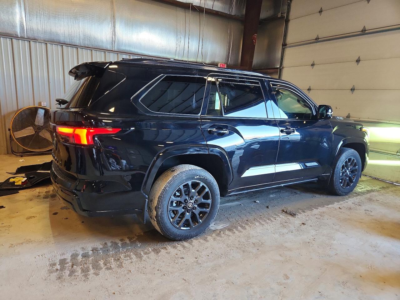 2024 TOYOTA SEQUOIA PLATINUM photo 3