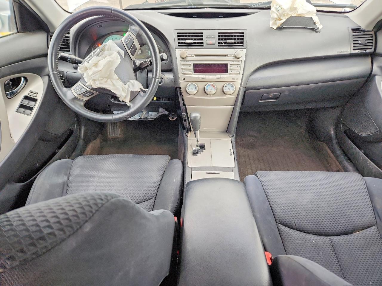 2011 TOYOTA CAMRY SE photo 15